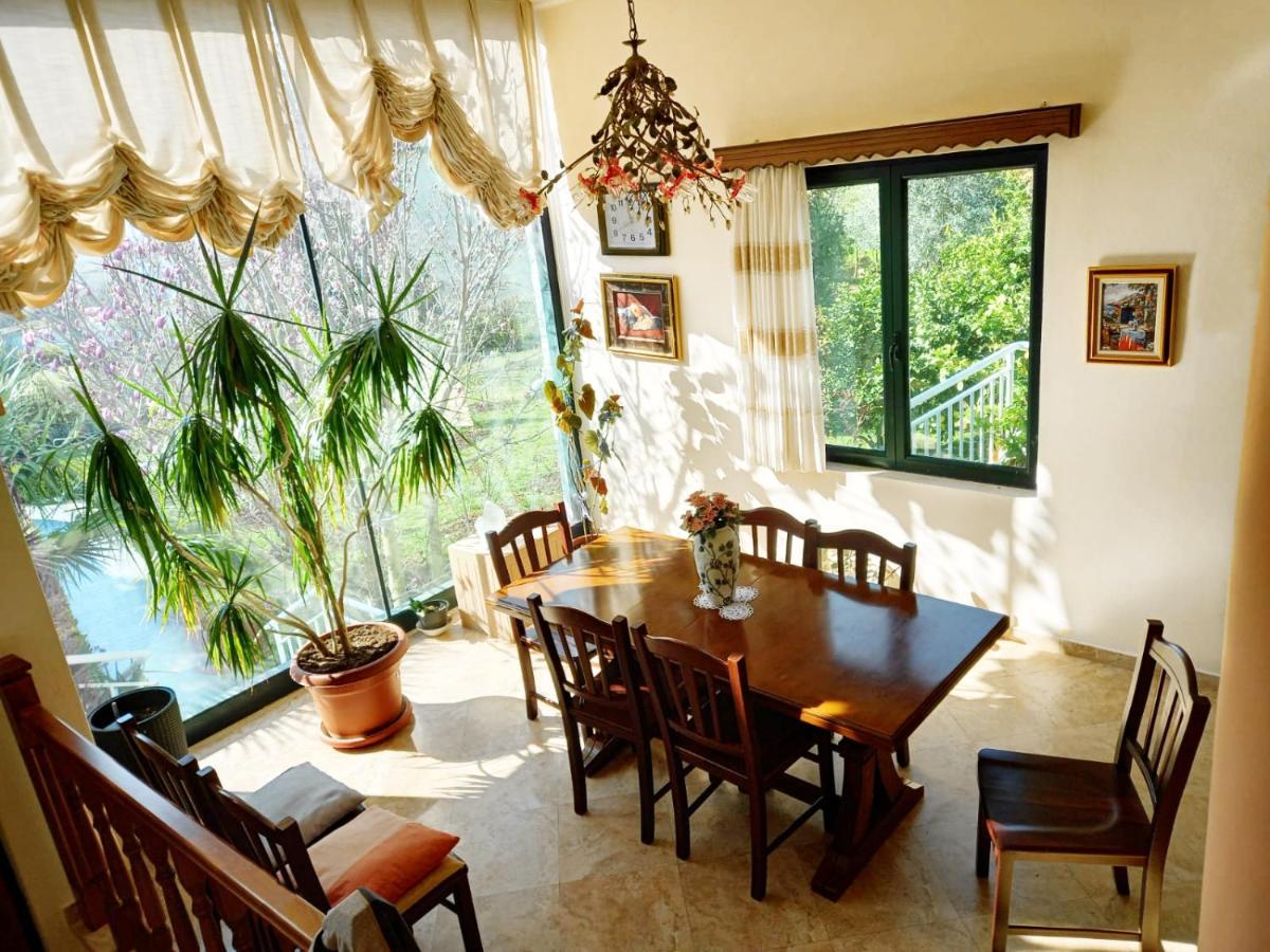Family Beach Swimming Pool Villa Luanit Trajas Εξωτερικό φωτογραφία